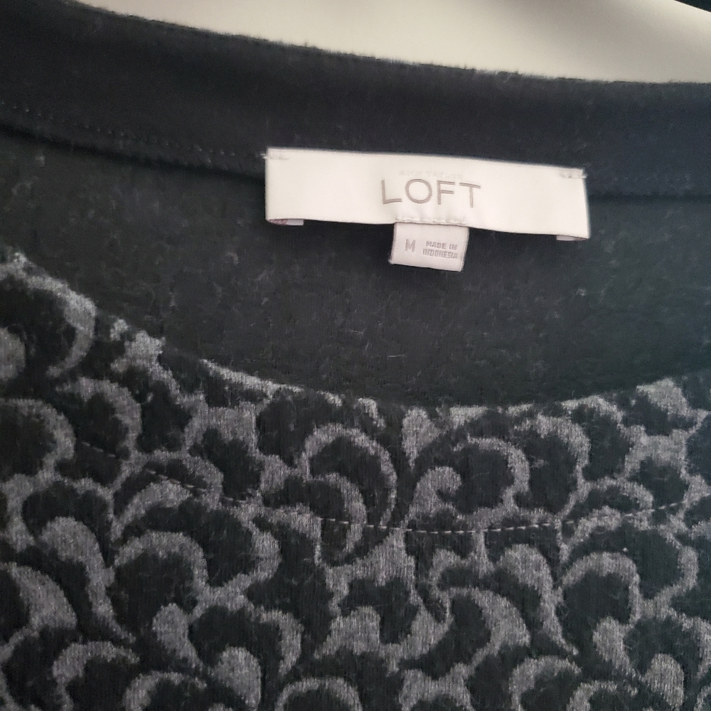 2/$20 LOFT Jacquard Top - Picture 4 of 4